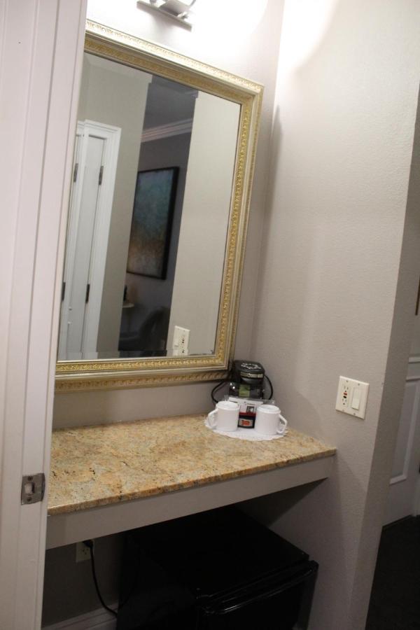 Bel Abri Napa Valley Inn Экстерьер фото